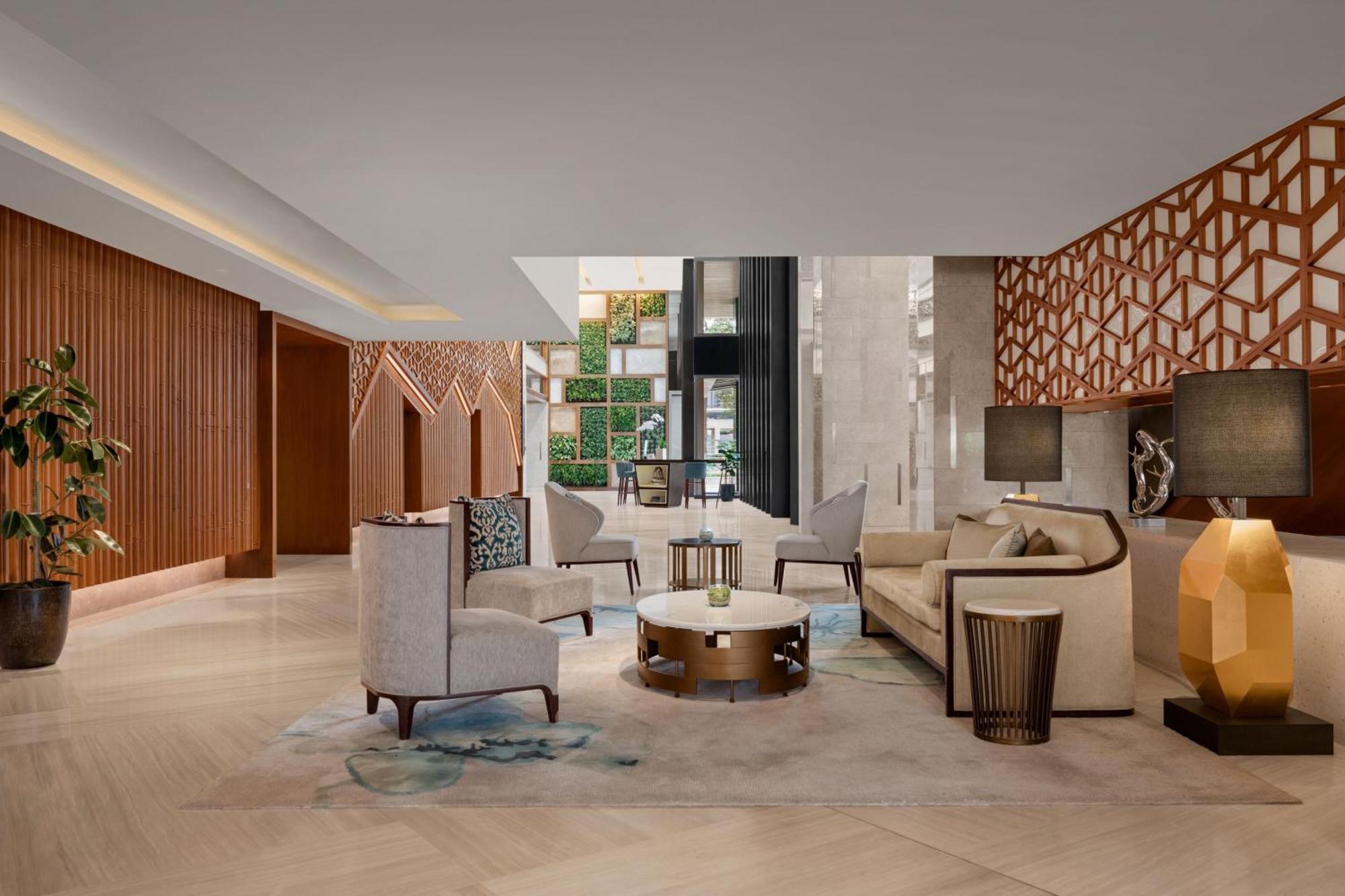Отель The Westin Manila Pasig City Экстерьер фото